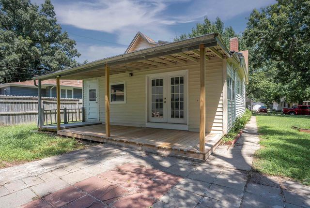 1315 Menor, Winfield, KS 67156