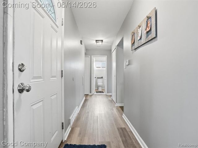 30632 Hayes Road, Roseville, MI 48066