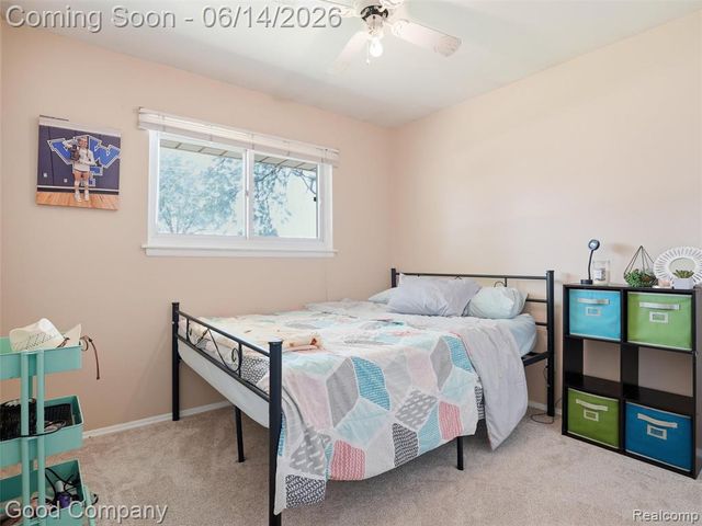 30632 Hayes Road, Roseville, MI 48066