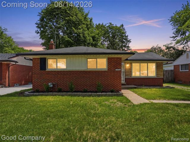 30632 Hayes Road, Roseville, MI 48066