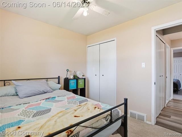 30632 Hayes Road, Roseville, MI 48066