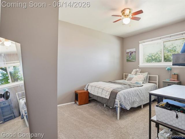 30632 Hayes Road, Roseville, MI 48066