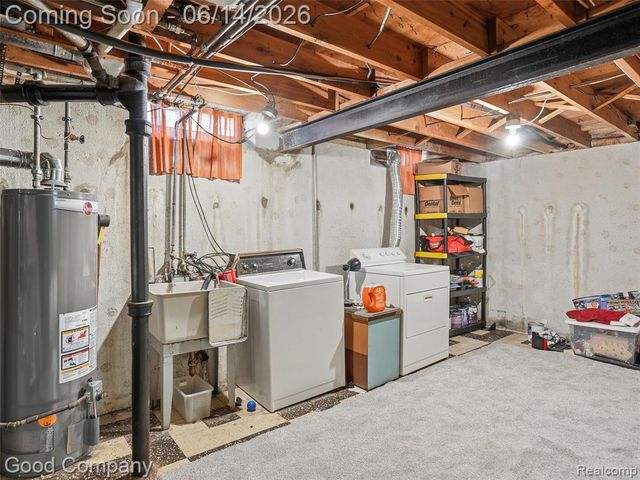 30632 Hayes Road, Roseville, MI 48066