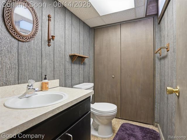 30632 Hayes Road, Roseville, MI 48066