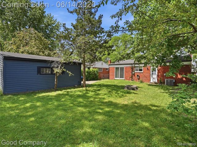 30632 Hayes Road, Roseville, MI 48066