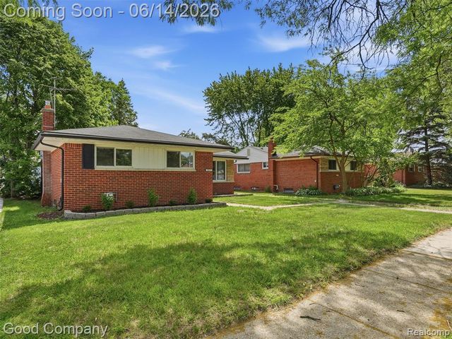 30632 Hayes Road, Roseville, MI 48066
