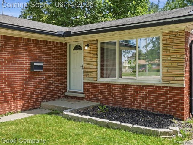 30632 Hayes Road, Roseville, MI 48066