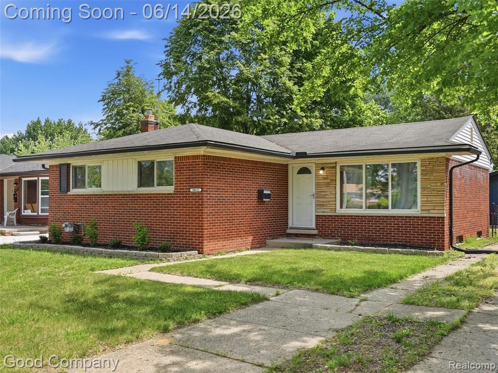 30632 Hayes Road, Roseville, MI 48066