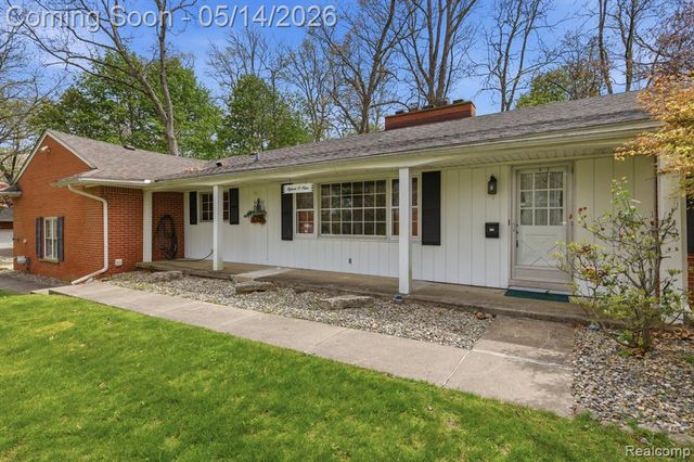 1509 Sodon Lake Drive, Bloomfield Hills, MI 48302