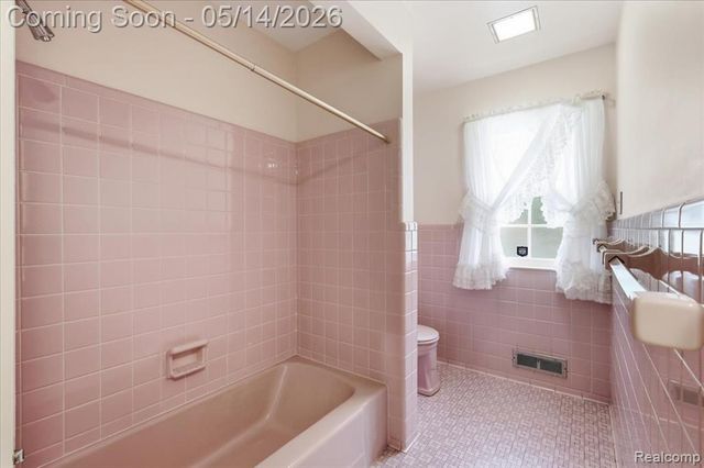 1509 Sodon Lake Drive, Bloomfield Hills, MI 48302