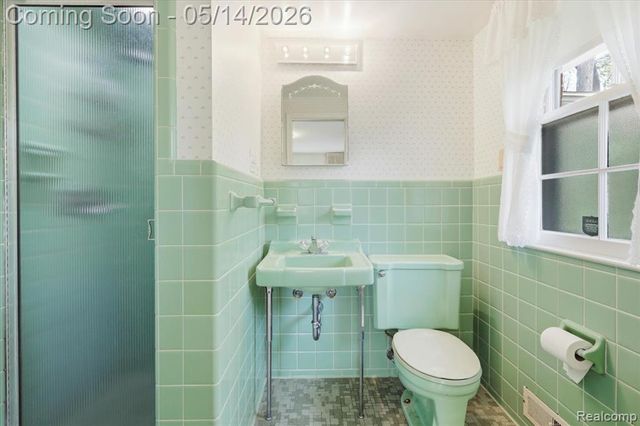 1509 Sodon Lake Drive, Bloomfield Hills, MI 48302