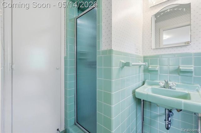 1509 Sodon Lake Drive, Bloomfield Hills, MI 48302