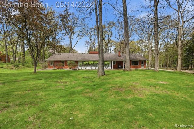 1509 Sodon Lake Drive, Bloomfield Hills, MI 48302