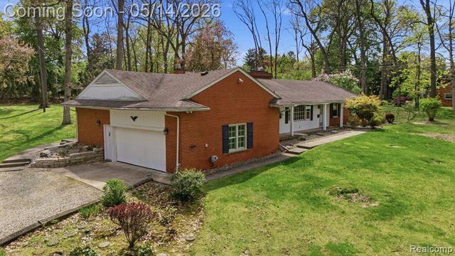 1509 Sodon Lake Drive, Bloomfield Hills, MI 48302