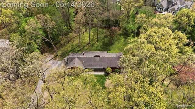 1509 Sodon Lake Drive, Bloomfield Hills, MI 48302
