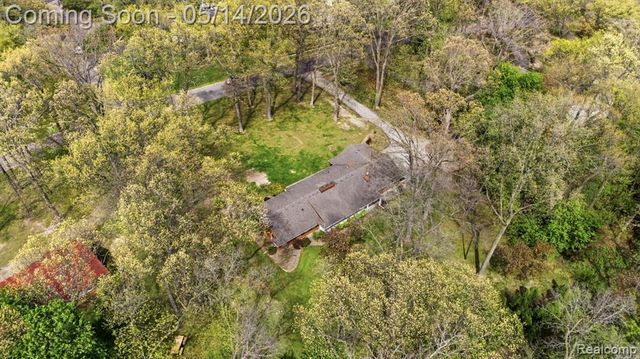 1509 Sodon Lake Drive, Bloomfield Hills, MI 48302