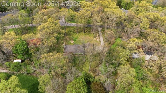 1509 Sodon Lake Drive, Bloomfield Hills, MI 48302