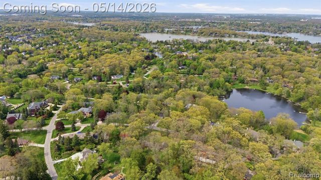1509 Sodon Lake Drive, Bloomfield Hills, MI 48302