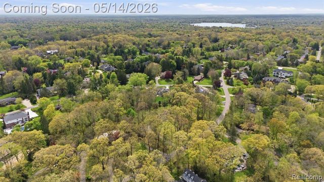 1509 Sodon Lake Drive, Bloomfield Hills, MI 48302