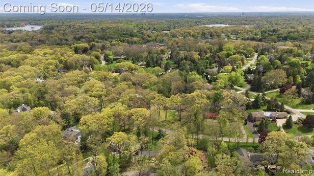 1509 Sodon Lake Drive, Bloomfield Hills, MI 48302