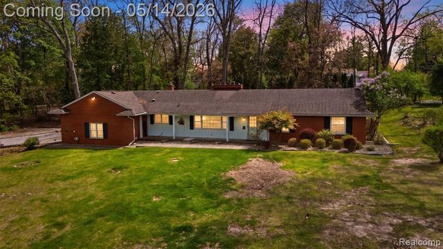 1509 Sodon Lake Drive, Bloomfield Hills, MI 48302