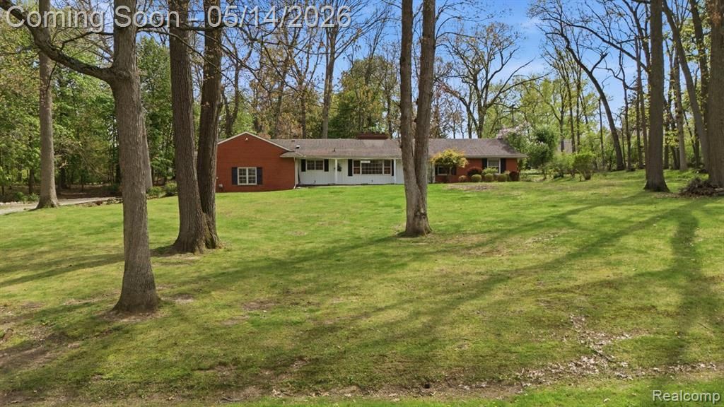 1509 Sodon Lake Drive, Bloomfield Hills, MI 48302