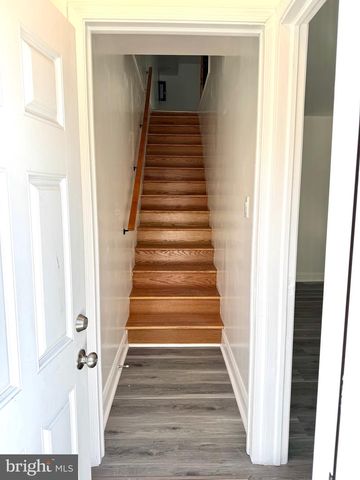 1729 N BOND ST, Baltimore, MD 21213