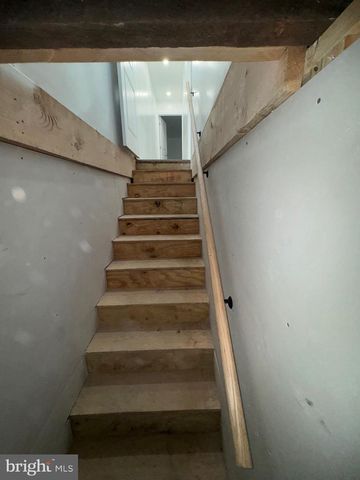 1729 N BOND ST, Baltimore, MD 21213