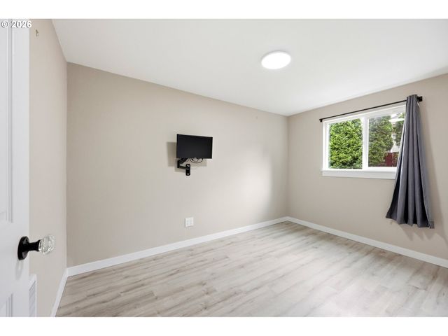 2120 Se 117TH Ave, Portland, OR 97216