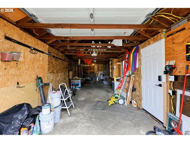 2120 Se 117TH Ave, Portland, OR 97216