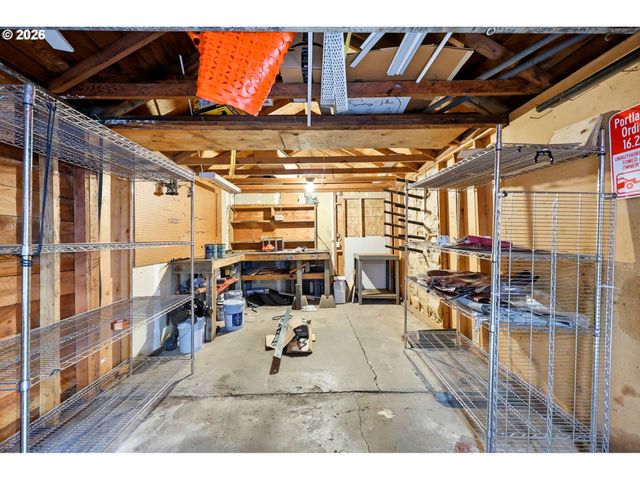 2120 Se 117TH Ave, Portland, OR 97216