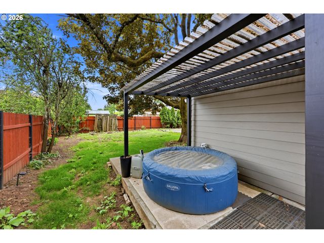 2120 Se 117TH Ave, Portland, OR 97216