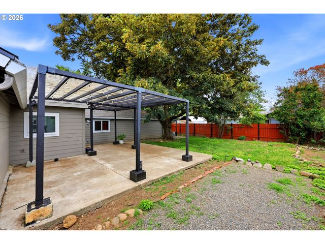 2120 Se 117TH Ave, Portland, OR 97216