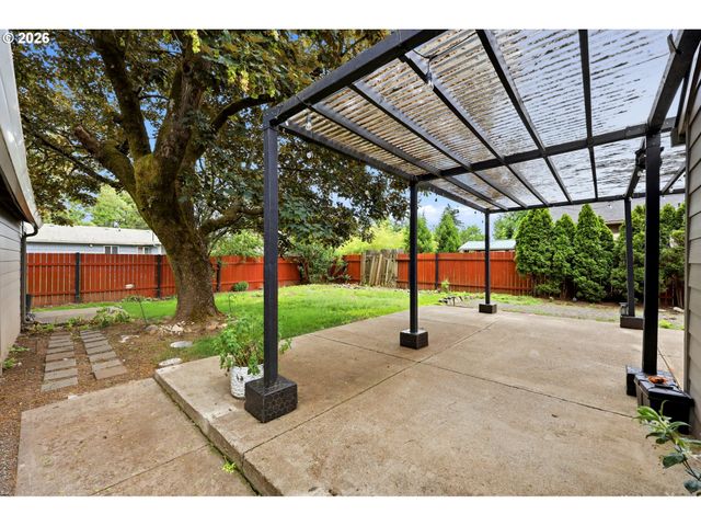 2120 Se 117TH Ave, Portland, OR 97216