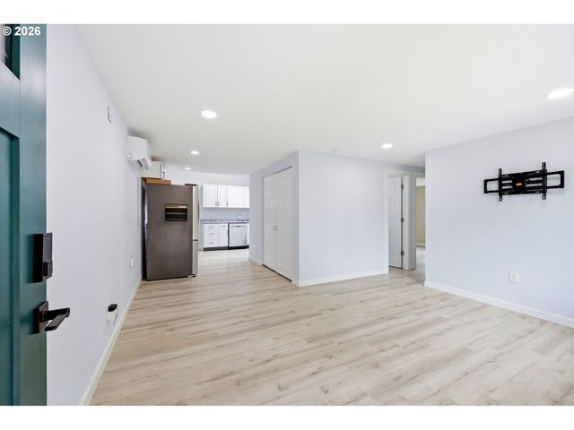 2120 Se 117TH Ave, Portland, OR 97216