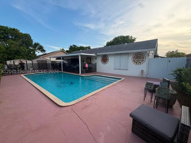 19631 NW 57th Pl, Hialeah, FL 33015