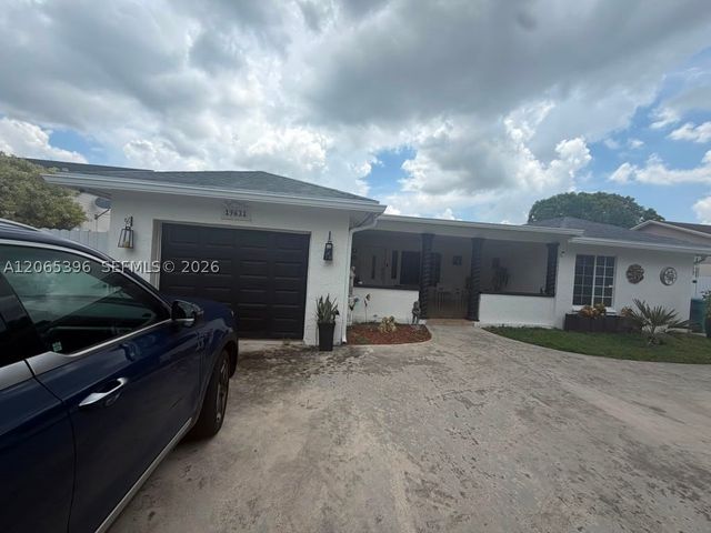 19631 NW 57th Pl, Hialeah, FL 33015