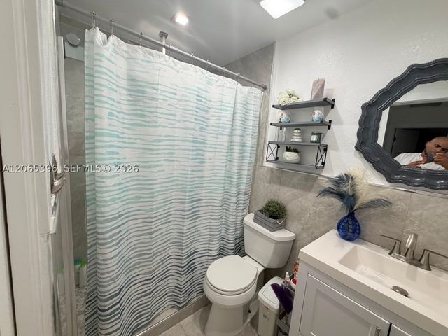 19631 NW 57th Pl, Hialeah, FL 33015