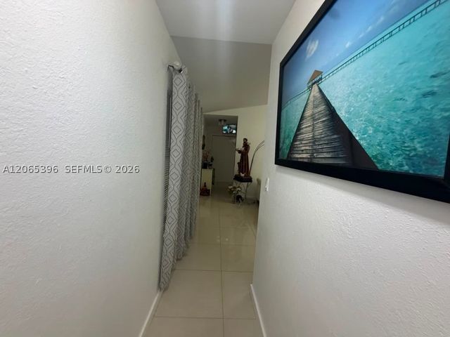 19631 NW 57th Pl, Hialeah, FL 33015