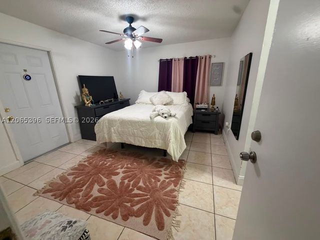 19631 NW 57th Pl, Hialeah, FL 33015