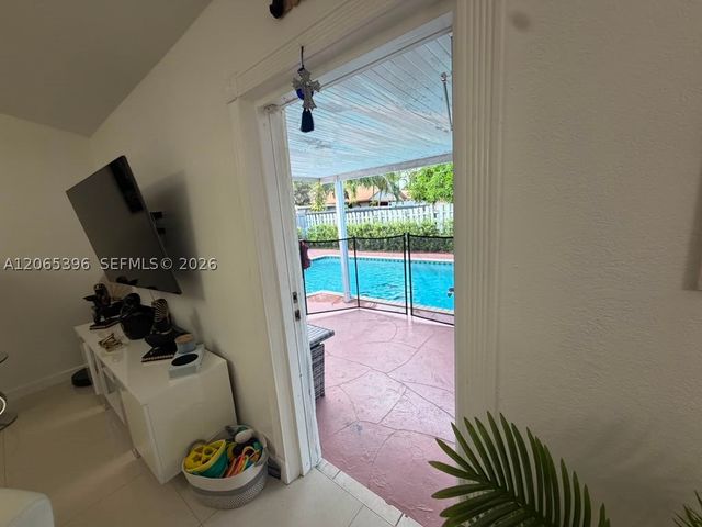 19631 NW 57th Pl, Hialeah, FL 33015