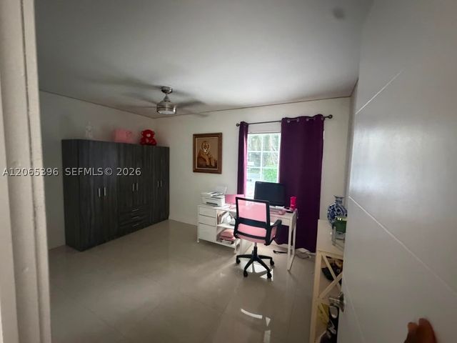 19631 NW 57th Pl, Hialeah, FL 33015