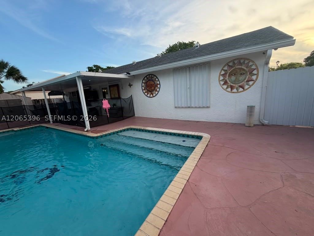 19631 NW 57th Pl, Hialeah, FL 33015