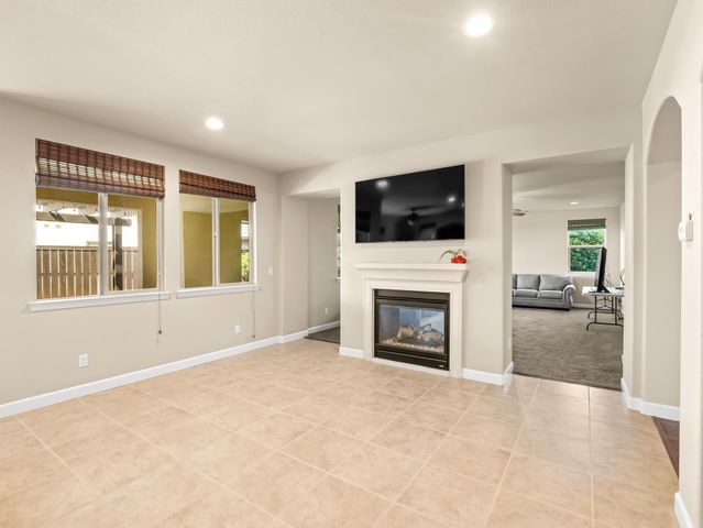 1178 Blackwood Avenue, Clovis, CA 93619