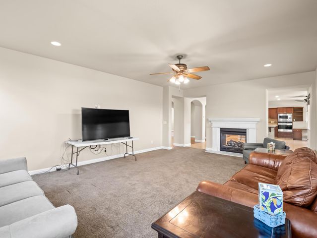 1178 Blackwood Avenue, Clovis, CA 93619