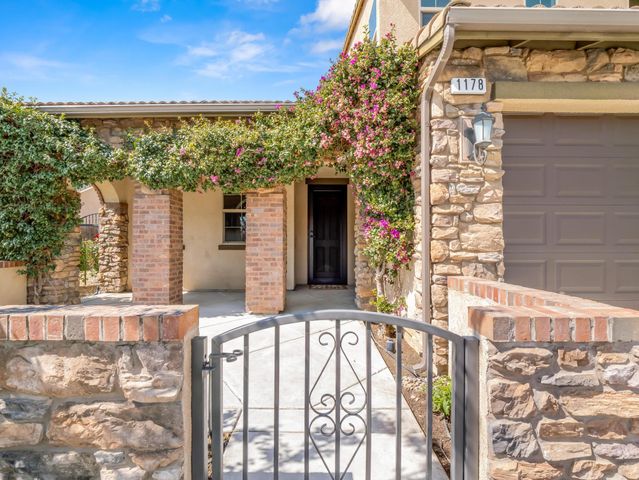 1178 Blackwood Avenue, Clovis, CA 93619
