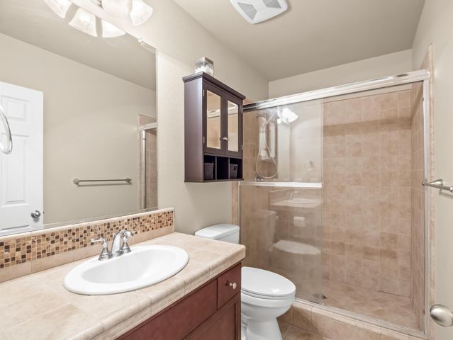 1178 Blackwood Avenue, Clovis, CA 93619