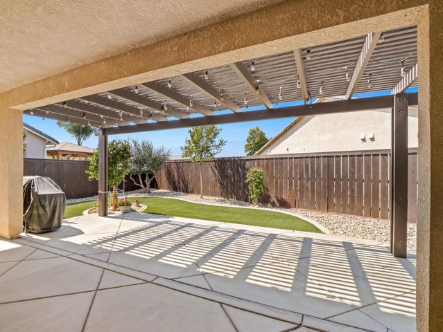 1178 Blackwood Avenue, Clovis, CA 93619