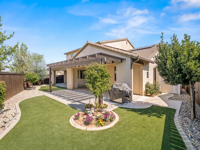 1178 Blackwood Avenue, Clovis, CA 93619