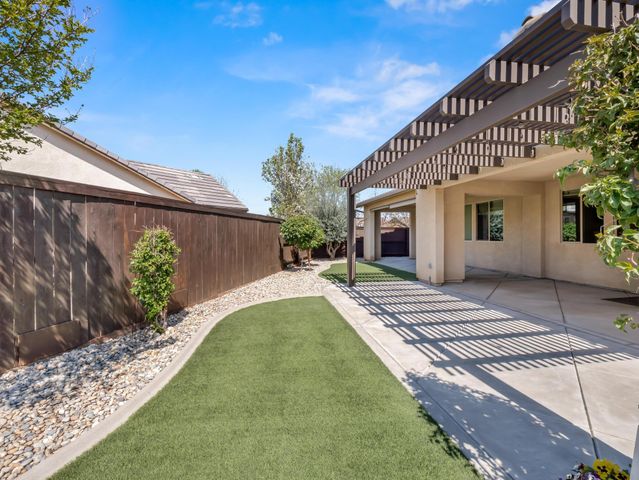 1178 Blackwood Avenue, Clovis, CA 93619